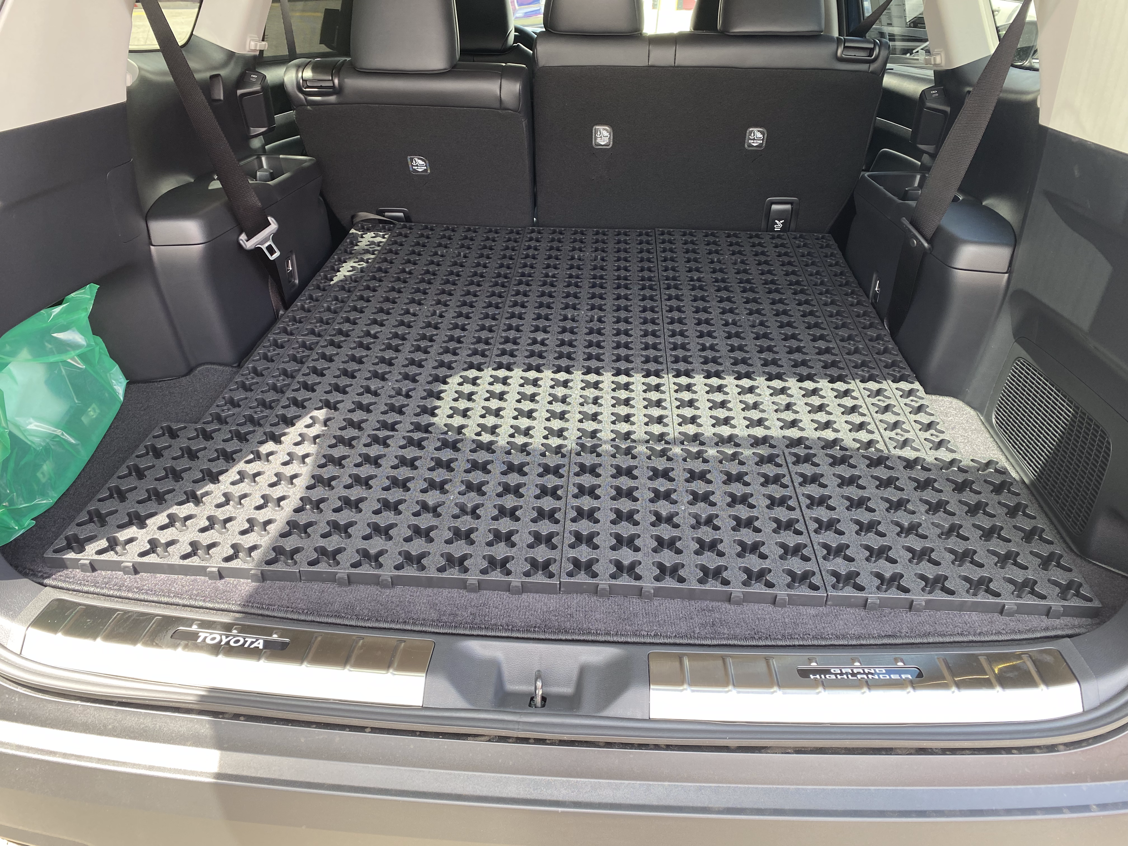 From Trucks to SUVs, Tmat Ends Cargo Clutter Everywhere